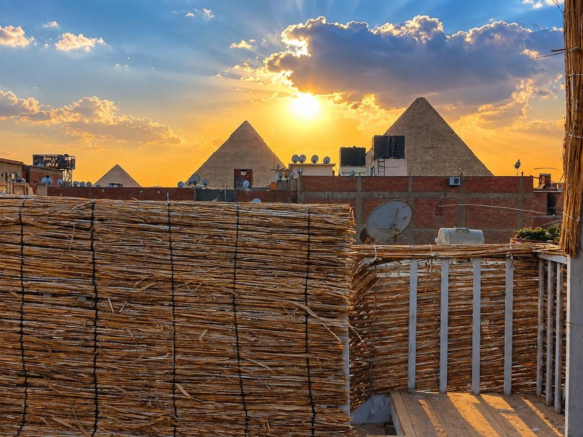 The 5 Inn 1 Rooftop Pyramids View - B&B El Cairo