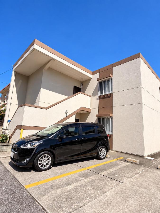 7名乗りレンタカー無料 & 空港送迎 - Sunstone Residence 2F - B&B Ginowan