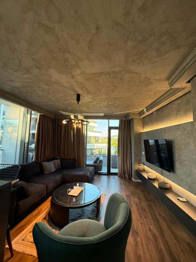 Lake View Grand Apartment - B&B Tirana