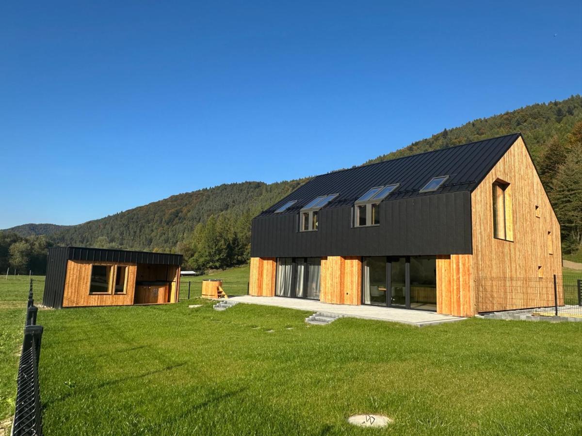 SPAnie w Modrzewiowej Stodole apartamenty - Chambres d'hôtes Krośnica