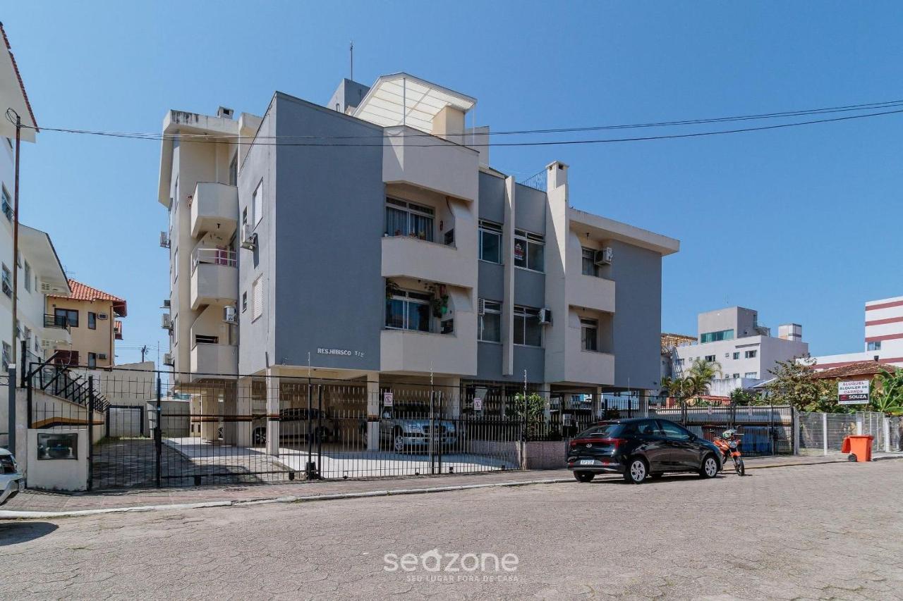 Apto bem localizado a 500mts da praia RHI206 - Chambres d'hôtes Florianópolis