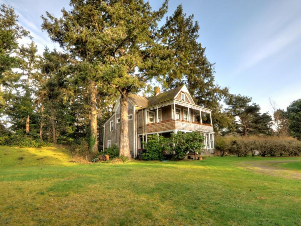 The Latourette House - B&B