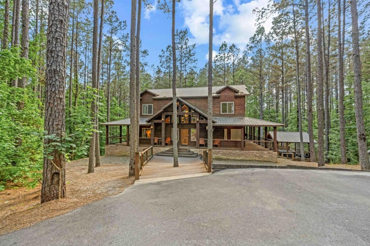Low Rider Lodge - Backs to Pine Forest and ATV Trail Access from Driveway - B&B Broken Bow