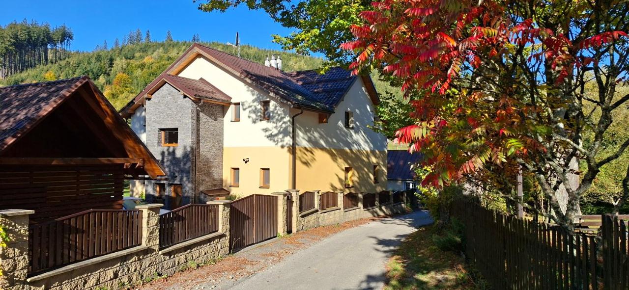 Vila Pohoda Javorníky s rozľahlým pozemkom - B&B Makov