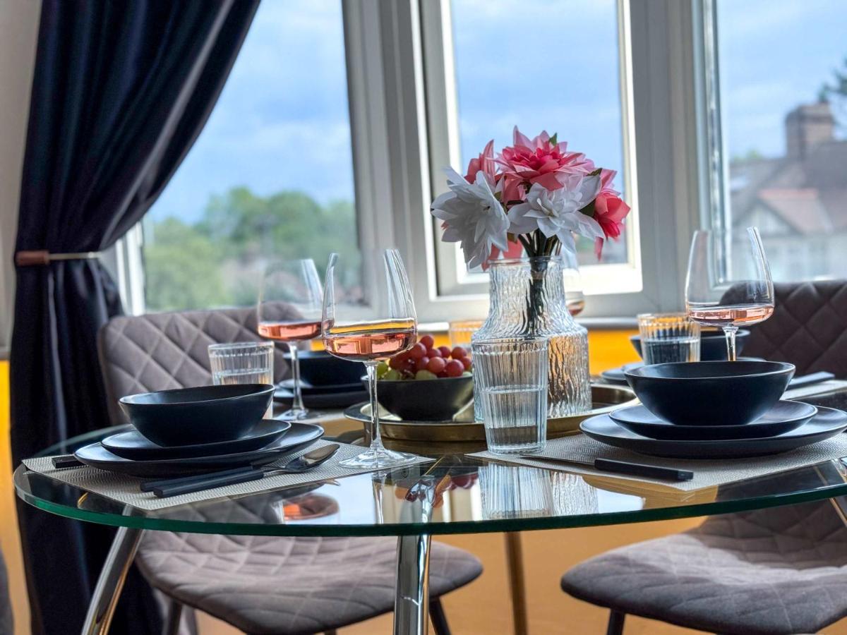 Stylish Apartment in Buckhurst Hill - B&B Woodford Green