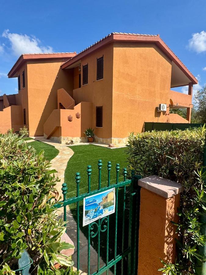 Casa Charlie, vista mare a 2 passi dalla spiaggia - B&B Costa Rei