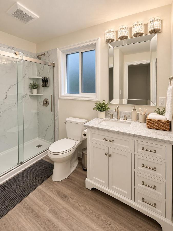 3BR Near SEA Airport Free Parking & Large Yard - B&B Seattle