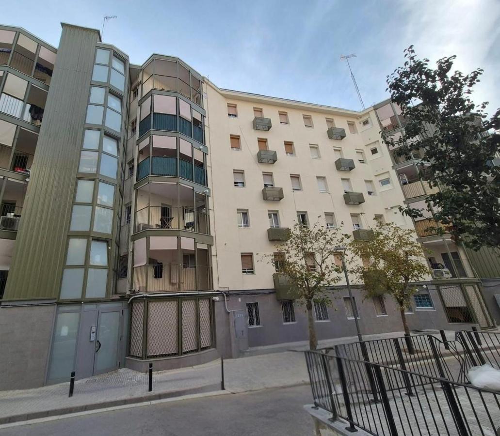 Private Rooms Easy Access to Airport & City Center - Ferienwohnung Cornellà de Llobregat