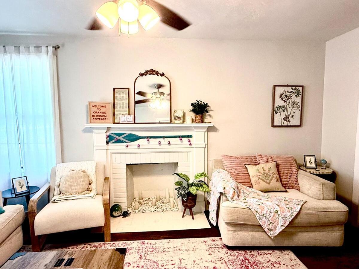 Orange Blossom Cottage Pet friendly and fenced yard - B&B Foley