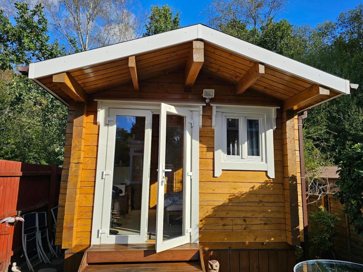 Cabin double sofa bed shower fridge TV microwave parking - B&B Ferndown
