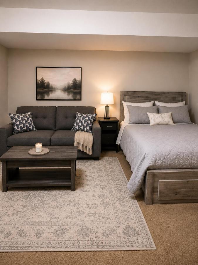 Cozy efficiency basement studio apartment - B&B Newark
