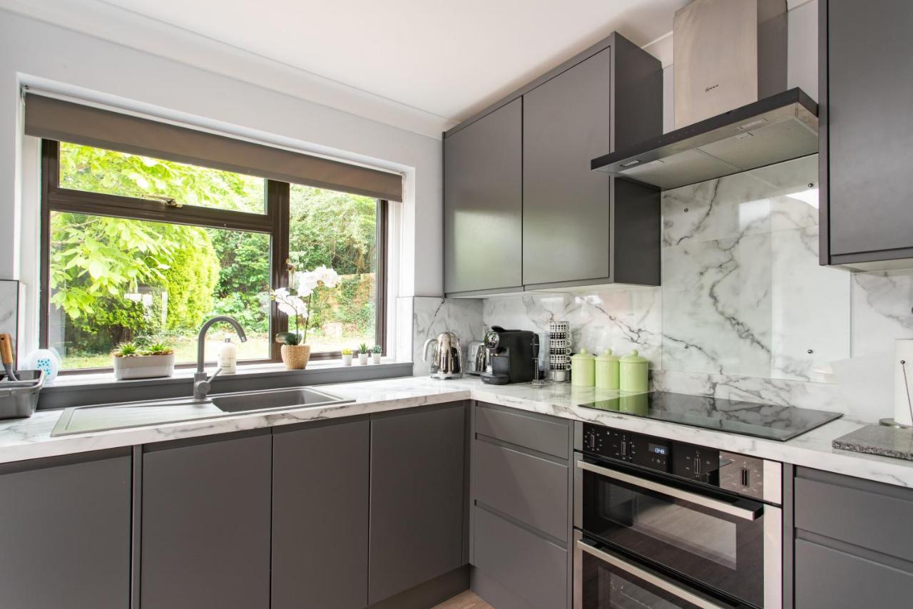 Charming Retreat Near Grange Hill Central Line - Chambres d'hôtes Chigwell