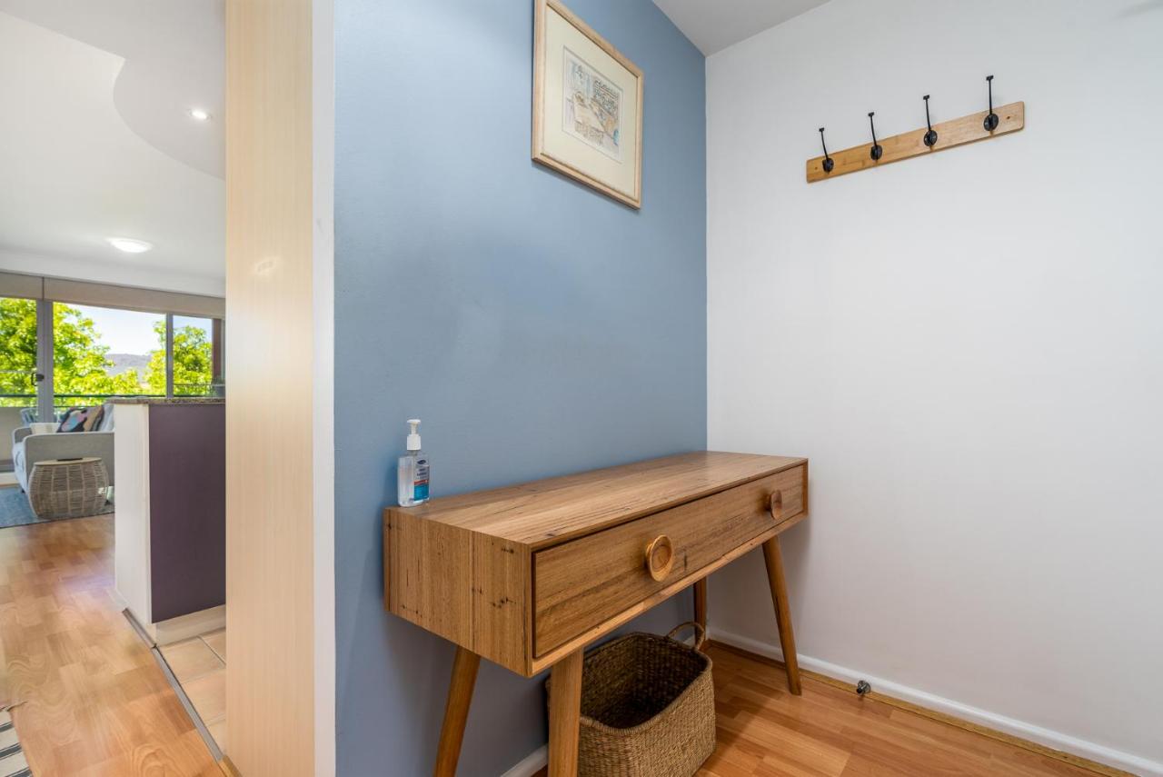 Modern City Living - 1BR Apt in Vibrant Dickson - Hosted by CanStay - Chambres d'hôtes Canberra