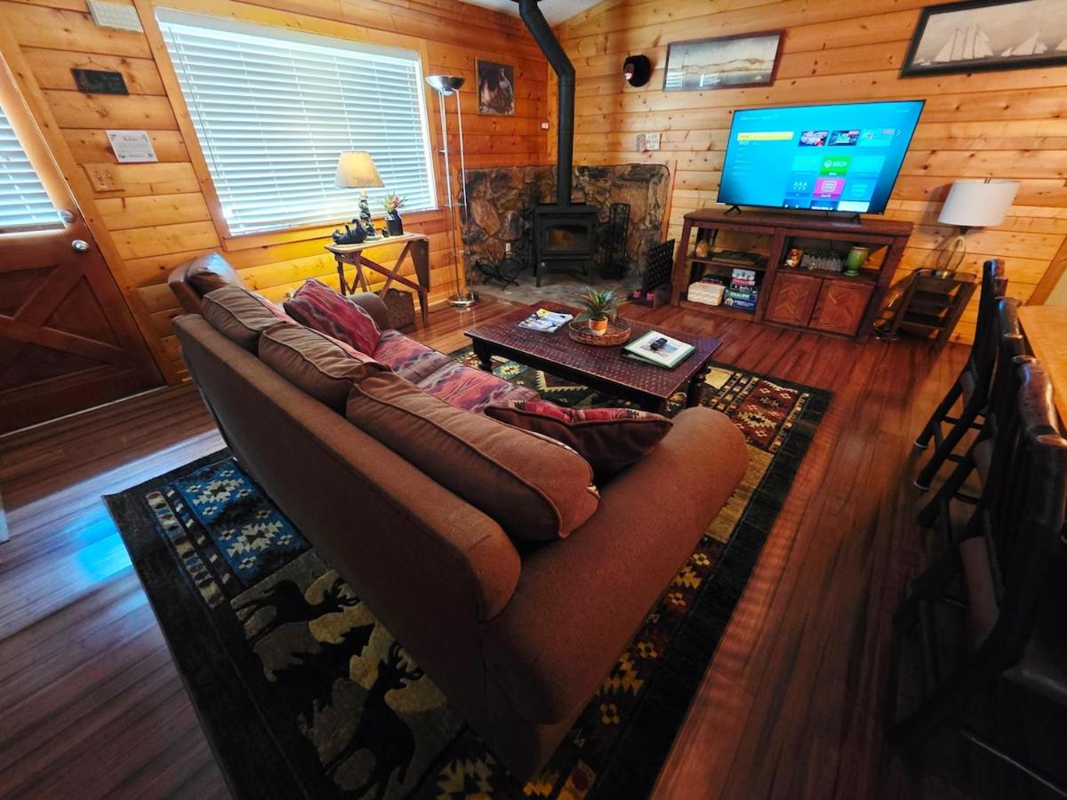 Bear Escapes II Affordable Luxury Cabin - B&B Sugarloaf