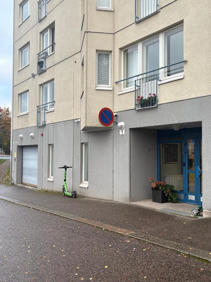 Hima Apartment with Sauna & Private parking - Chambres d'hôtes Tampere