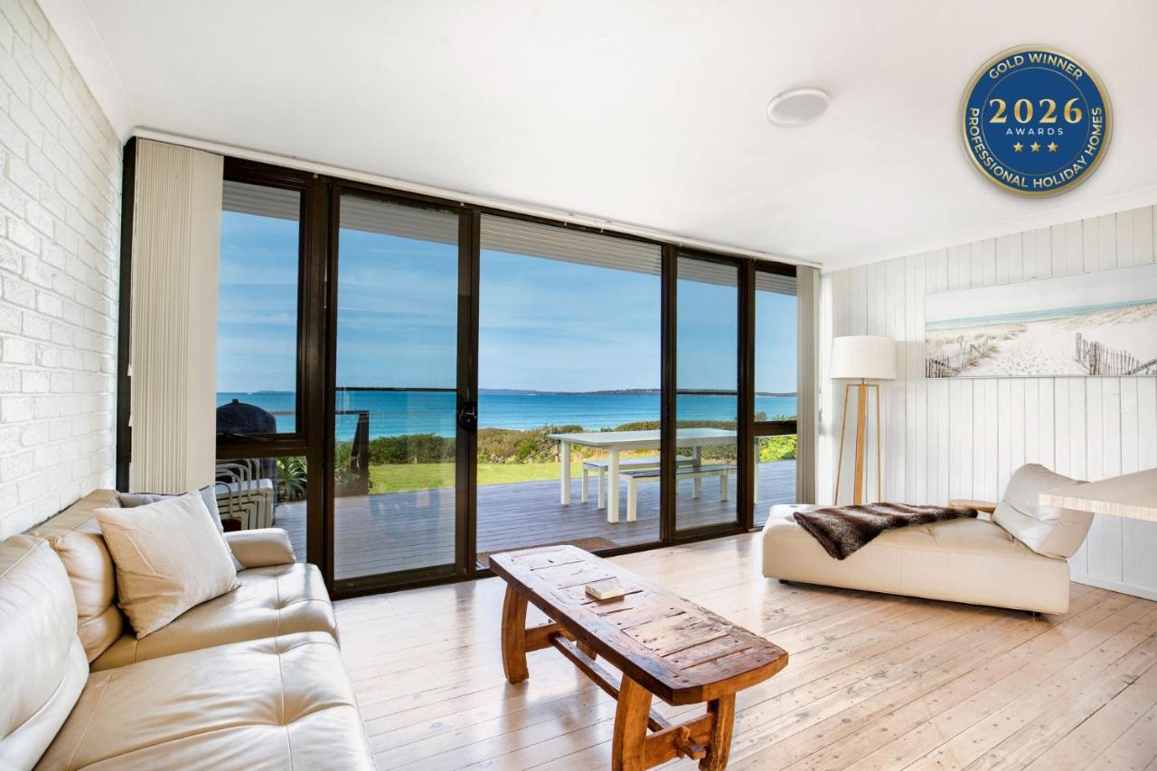 Azure Absolute Beachfront I Pet Friendly - B&B Callala Beach