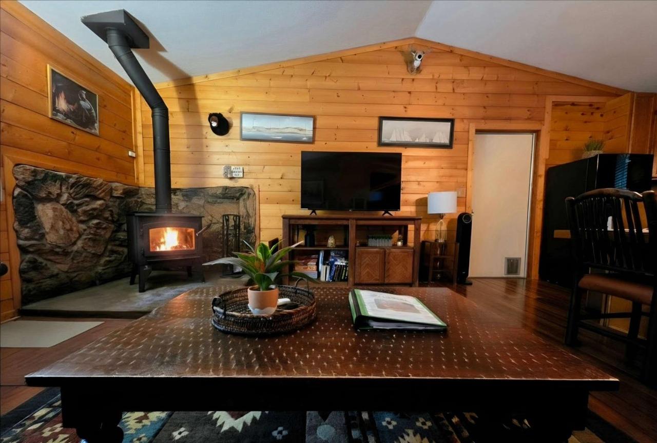Bear Escapes II Affordable Luxury Cabin - B&B Sugarloaf