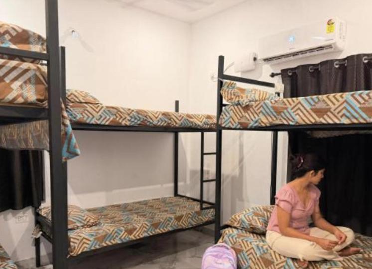 Posto Letto in Dormitorio Misto con 6 Letti
