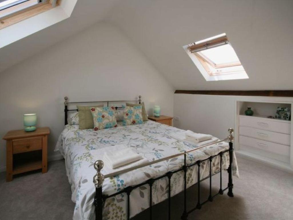 Swift Host - Portland House - Sleeps 6 - Enclosed Garden - Unthank Road - B&B Norwich