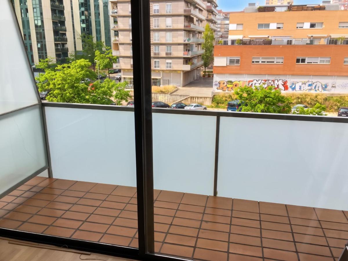 Spacious Apartment in Terrassa with Shared Pool, 85 m² - B&B Terrassa