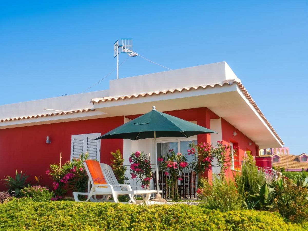 Picturesque Villa in Sciacca with Sea View and Garden - B&B Sciacca