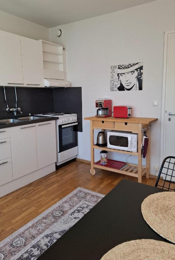 Spacious one-bedroom apartment in the city center, close to the train station - B&B Oulu