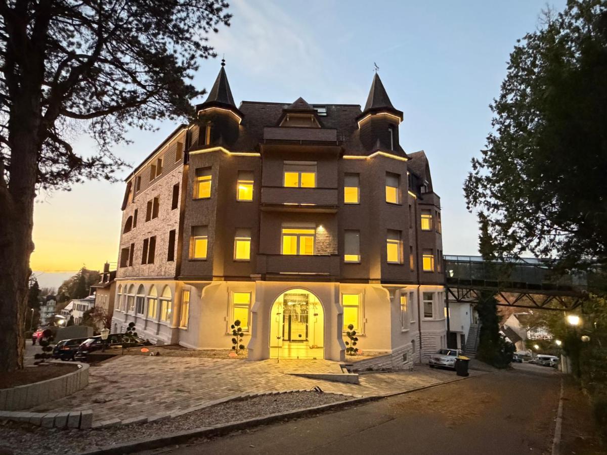 Ausblick Apartments I modern, zentral, zum Wohlfühlen I 5 Min zu Fuß zu Therme, Kurpark & Natur I WLAN, Parkplatz inklusive I kontaktloser Check-in - B&B Badenweiler