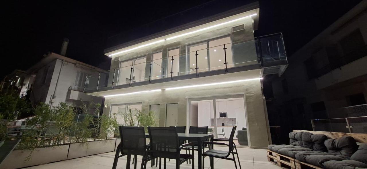 Appartamenti Villa Nuccia con terrazzi vista mare e parcheggio privato - Chambres d'hôtes Sanremo