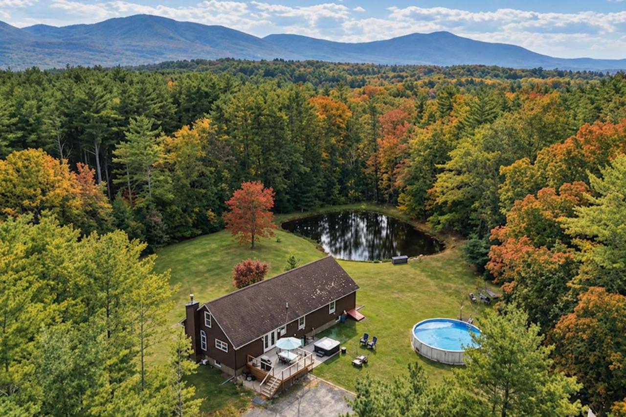 Luxe Catskills Mountain Retreat with Private Pool, Pond, Hot Tub, Fire Pit, Dog Friendly - Bed and Breakfast Cairo