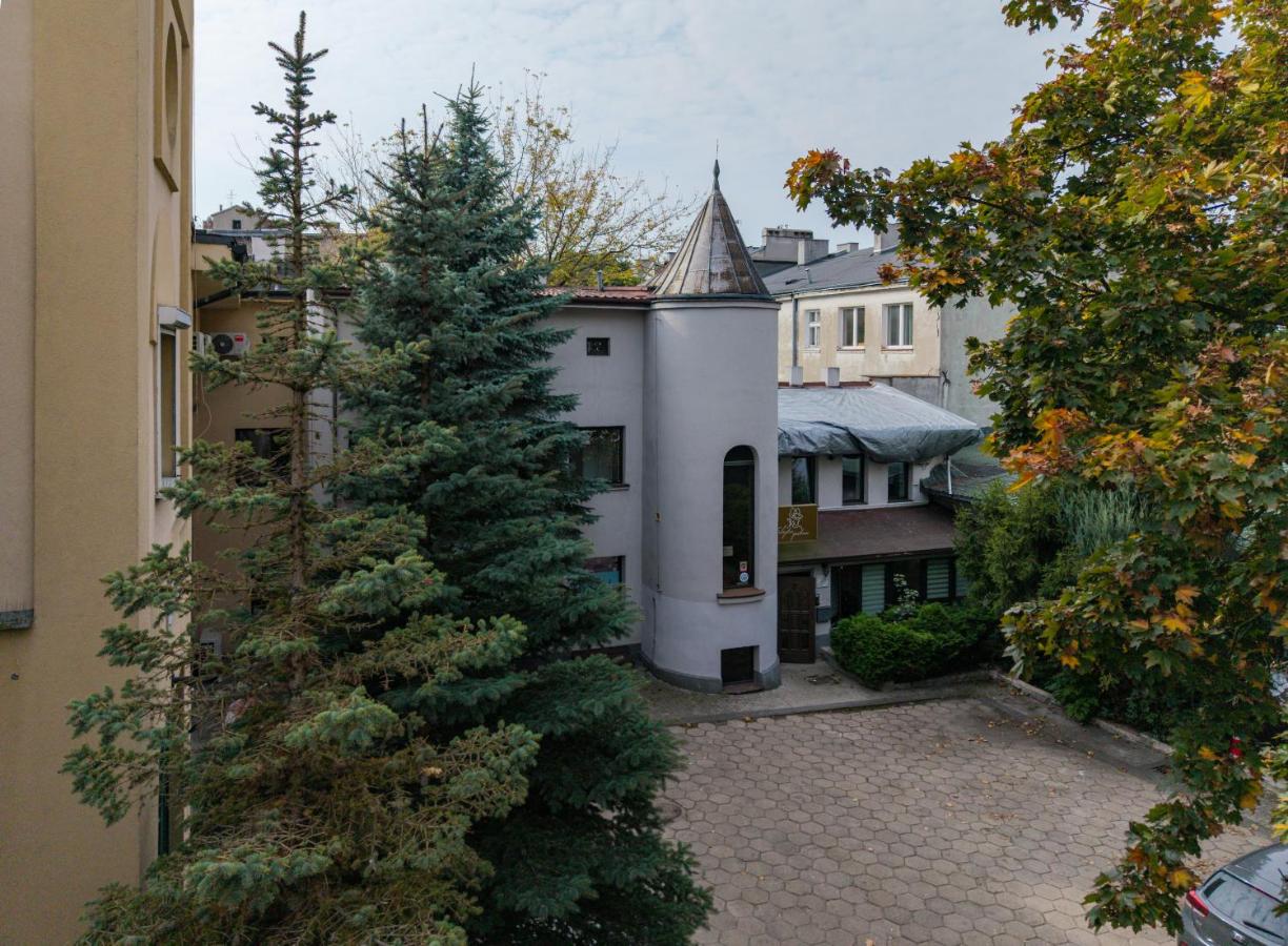 Golden Leaf Apartment by fengshui4u, 6 os, w centrum, dwa poziomy, dwie sypialnie, wanna przy łóżku, klimatyzacja, bezpłatny parking - B&B Łódź