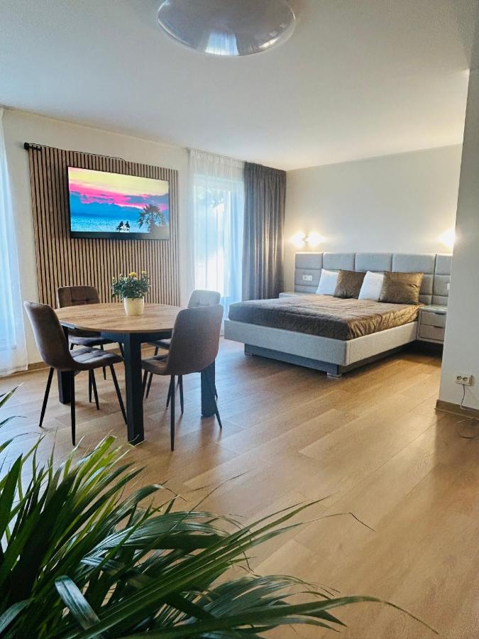 Charming Apartment with free parking No 2 - Chambres d'hôtes Marijampolė