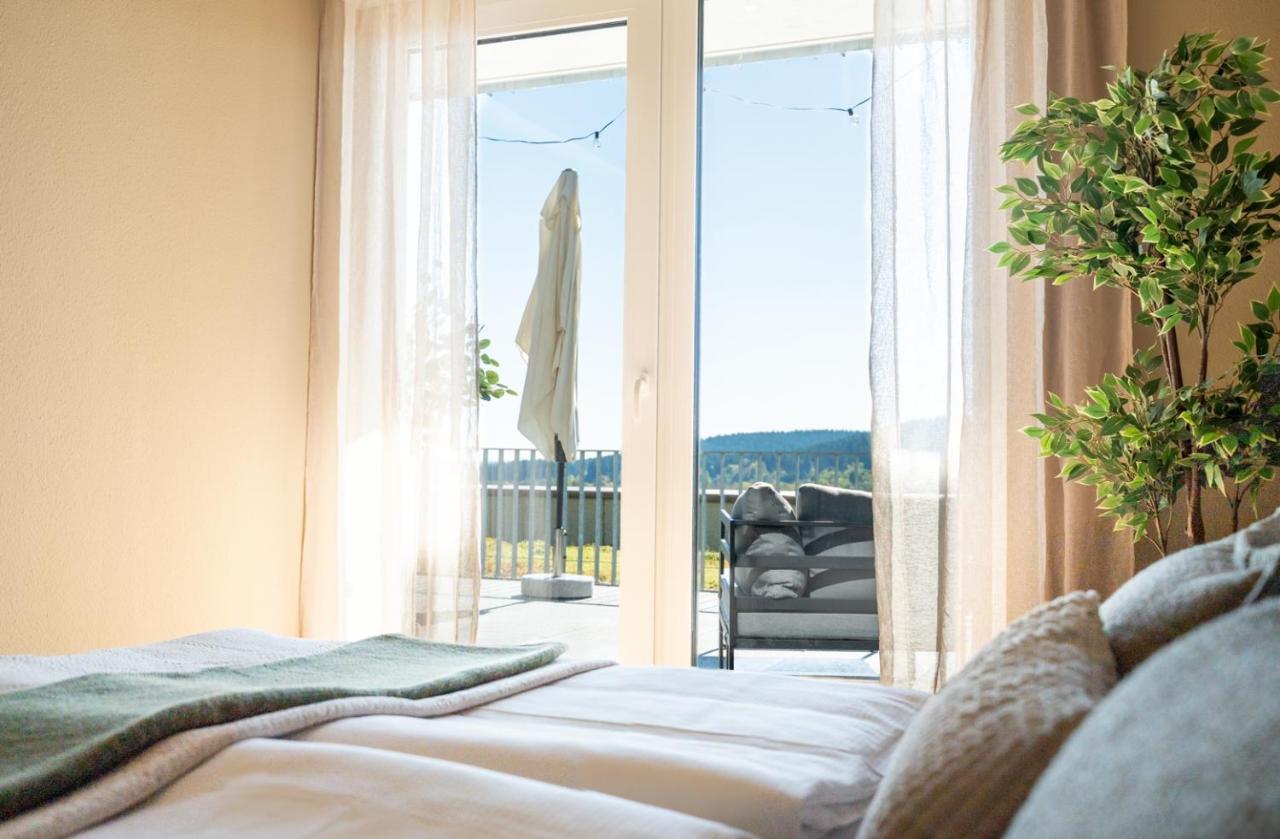 Modernes Apartment I große Terrasse I Stellplatz - B&B Freudenstadt