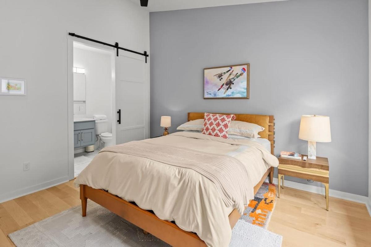 Downtown Bentonville Pet-Friendly Stay - B&B Bentonville