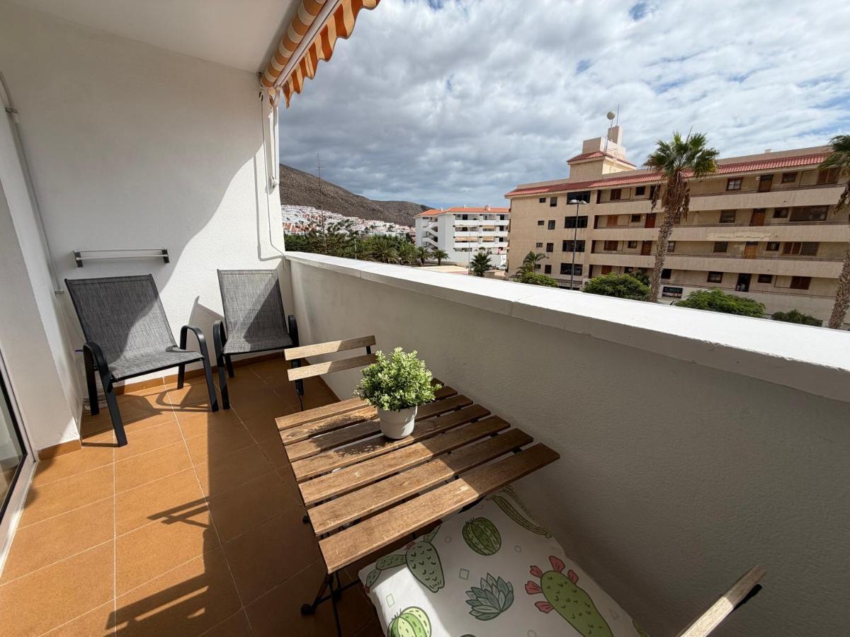 Cozy apartment in Los Cristianos - Chambres d'hôtes Los Cristianos