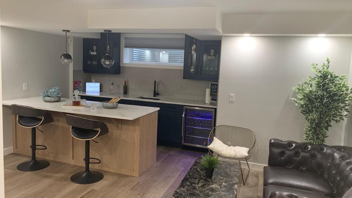Full basement in the SE of Calgary - Ferienwohnung Calgary