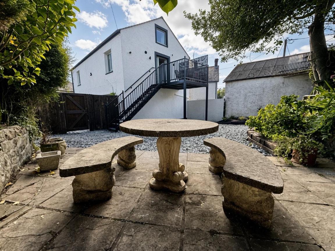 Hen Ystorfa - Deluxe Garden Apartment - Bed and Breakfast Gwalchmai