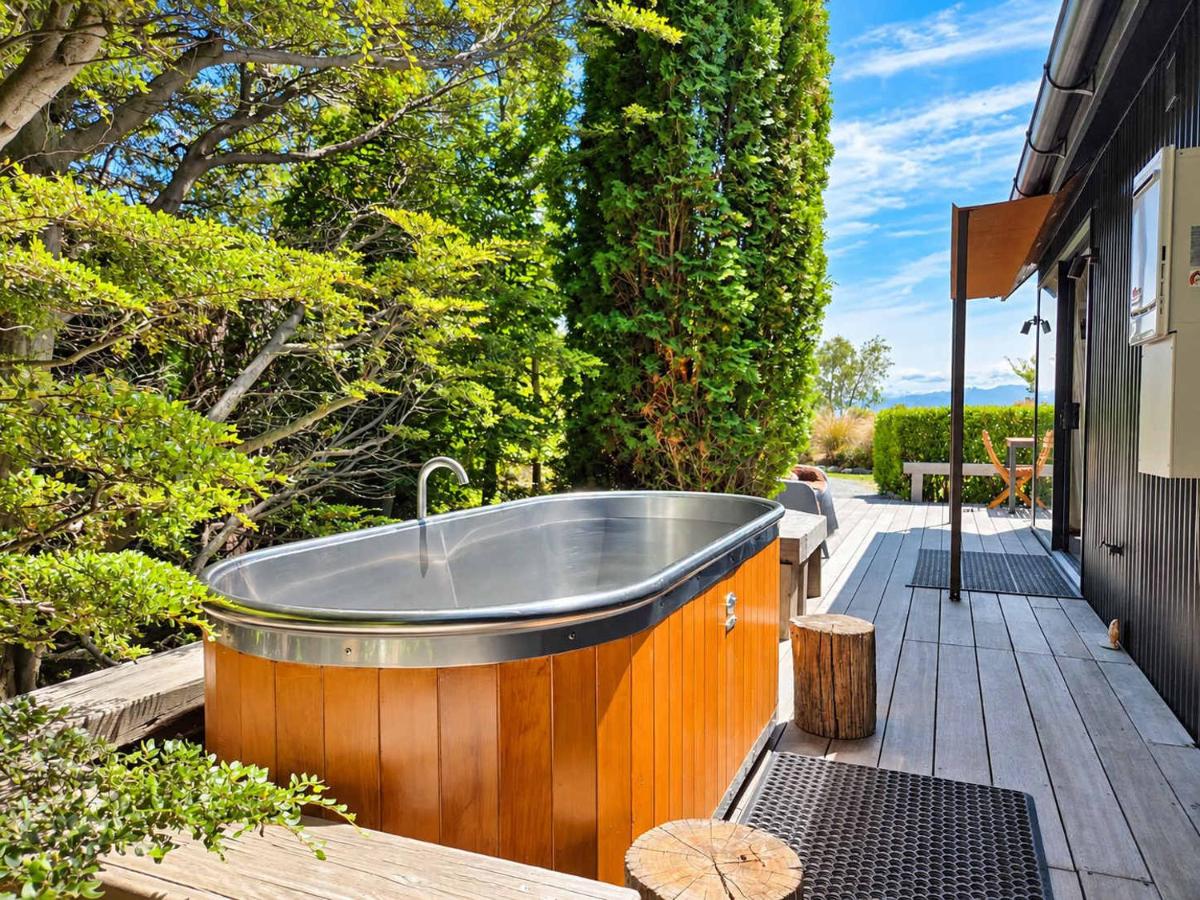 Starfall - 2 Bedroom with Lake Views & Cedar Tub - Bed and Breakfast Lake Tekapo