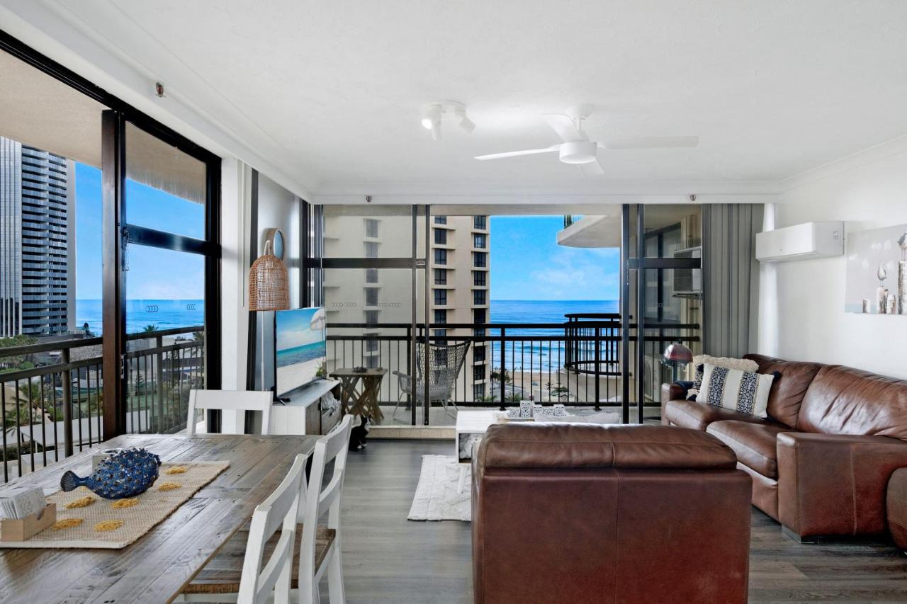 Central Getaway With Ocean Views - CoastHM - B&B Gold Coast