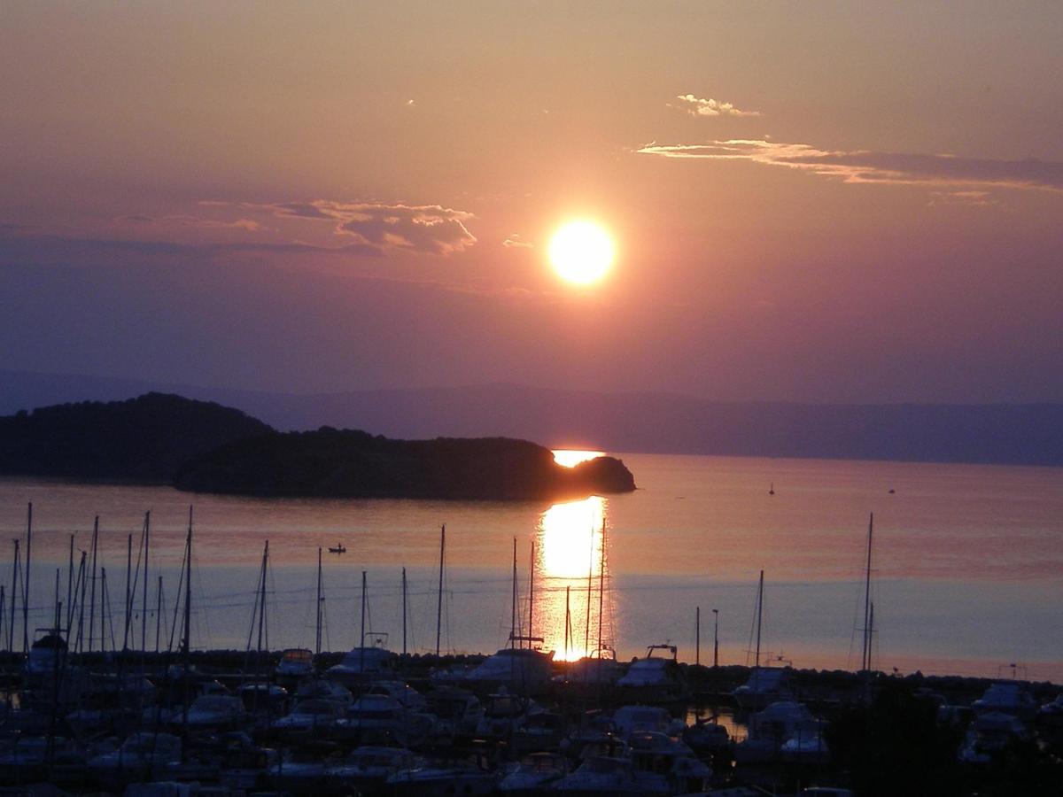 Apartment Zorka - Bed and Breakfast Supetarska Draga