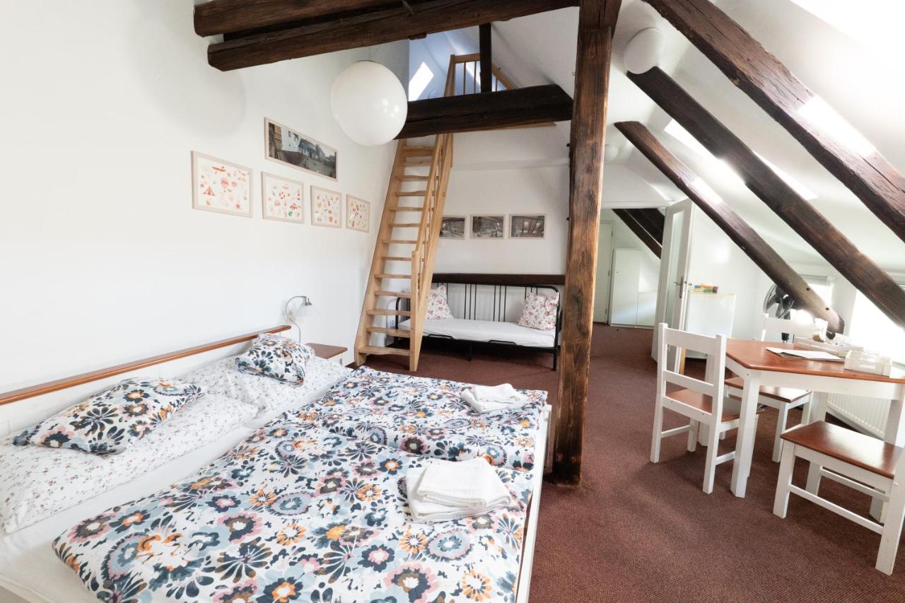 Camera Familiare con Bagno Privato