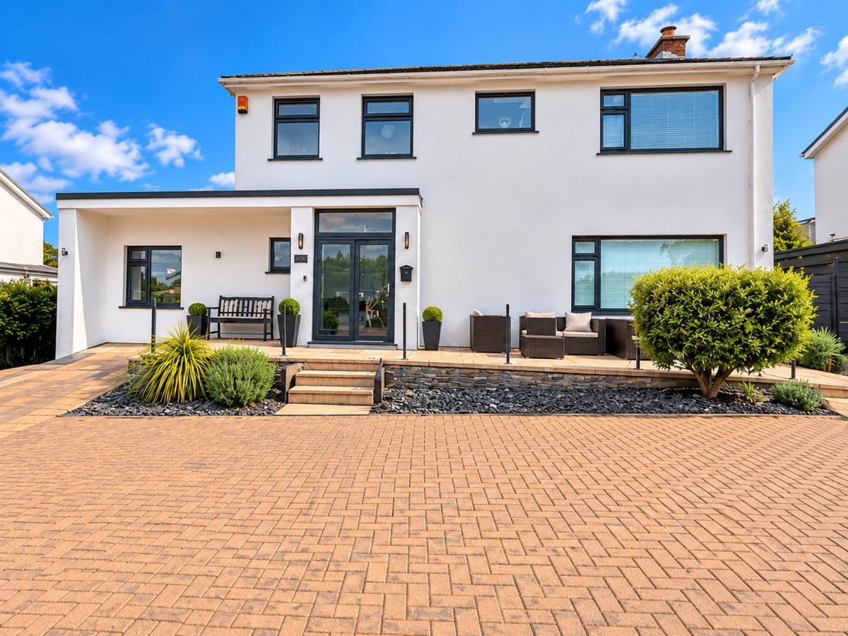 Stylish 3-Bed Home near Tenby & Saundersfoot - B&B Kilgetty