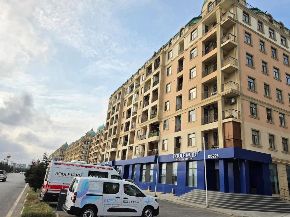 Modern and Secure Stay, Steps to Seaside Boulevard - Ferienwohnung Sumqayıt