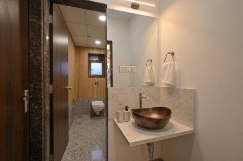 4BHK Majestic Aura Villa - Nr Lonavala - Chambres d'hôtes Khopoli