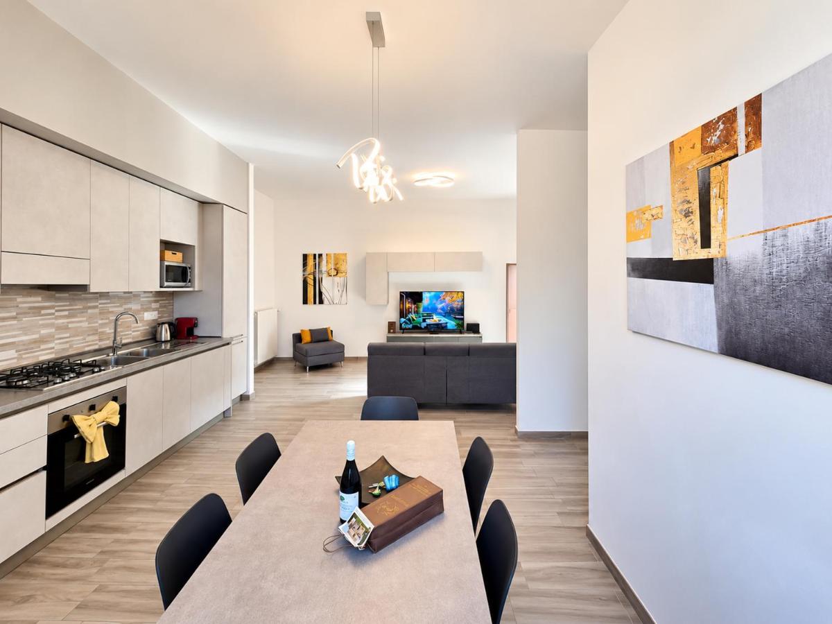 L'Aquila Home - Ampi Spazi, Centro a Piedi e Parcheggio Libero - B&B L'Aquila