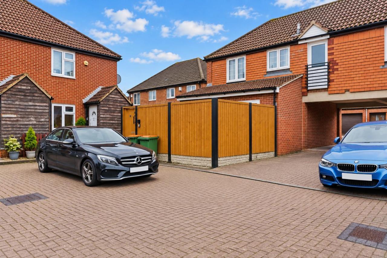 Modern Beckton Home close to Excel and DLR - Ferienwohnung London