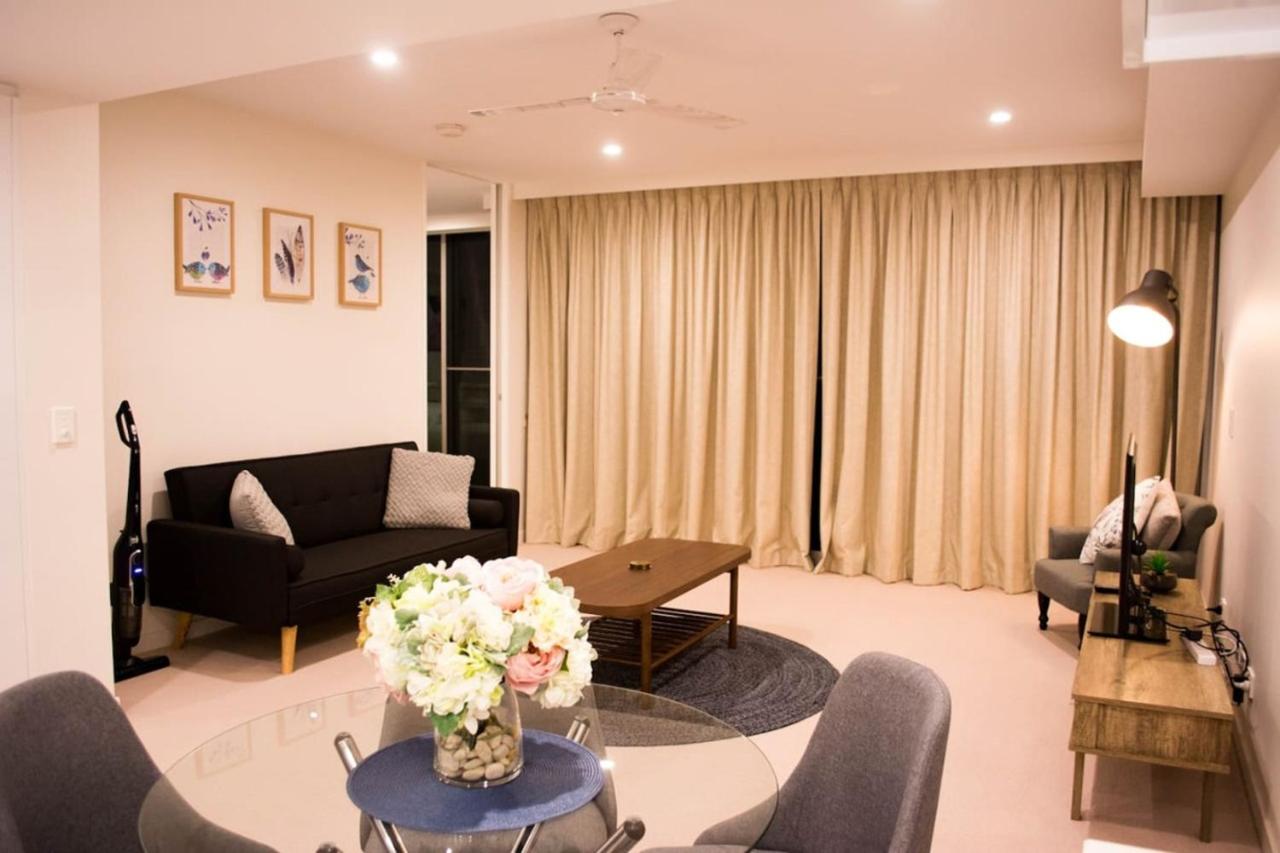 Homely Modern Apt between the Lake and City - Hosted by CanStay - B&B Canberra