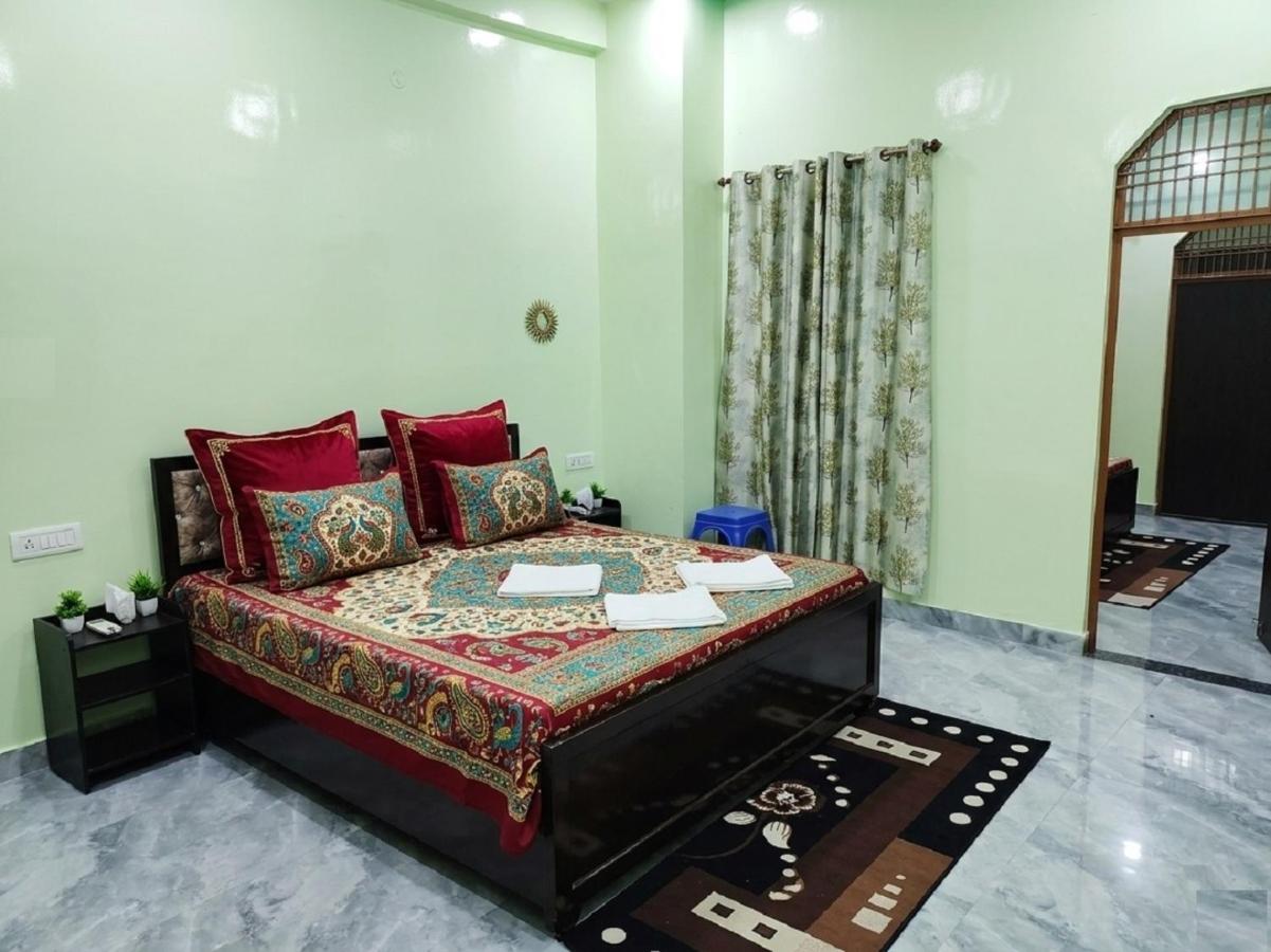 Srimanta Sankardev Sadan - Ram Mandir Visible From Terrace - B&B Ayodhya