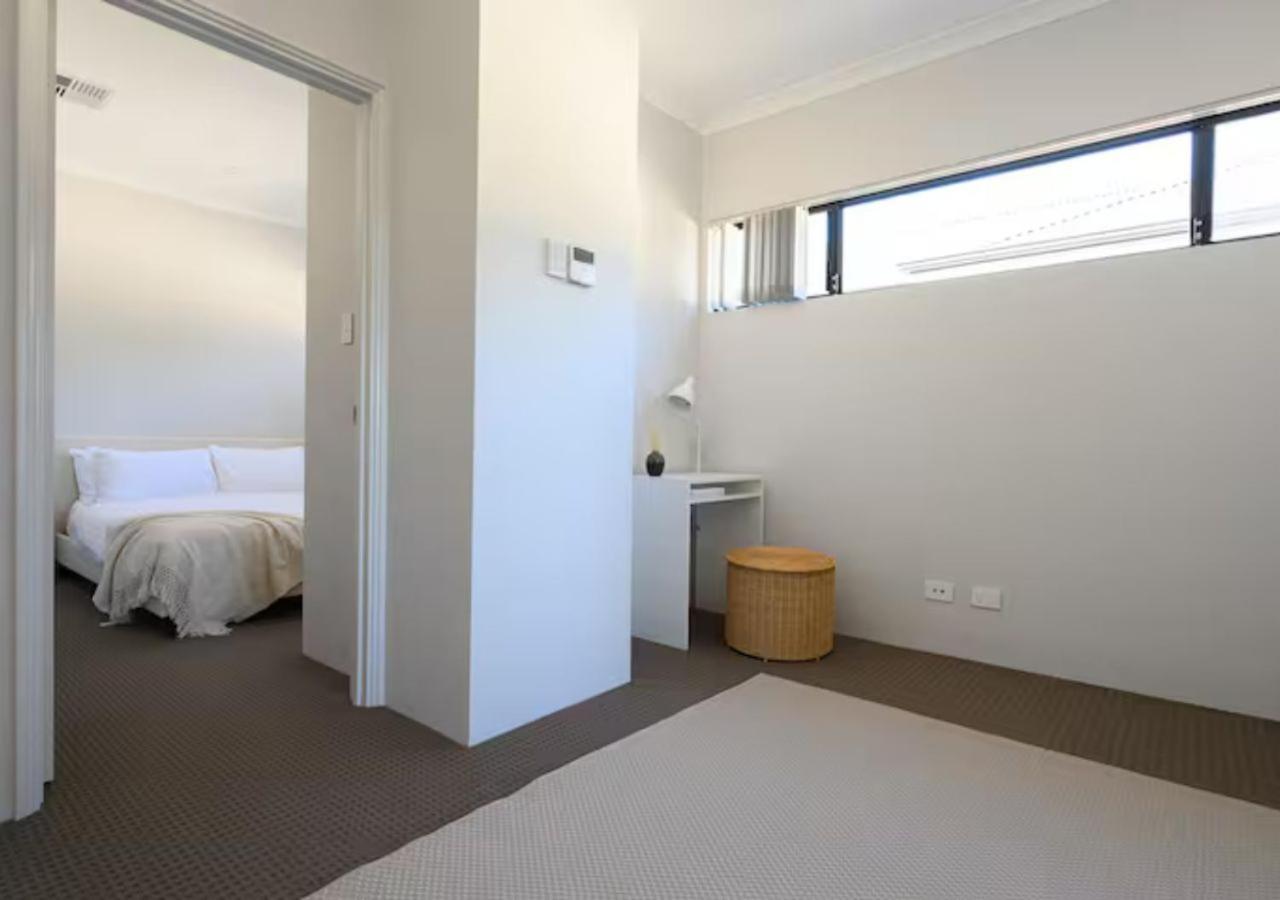 Family Oasis by the River in Riverton - Bed and Breakfast Perth