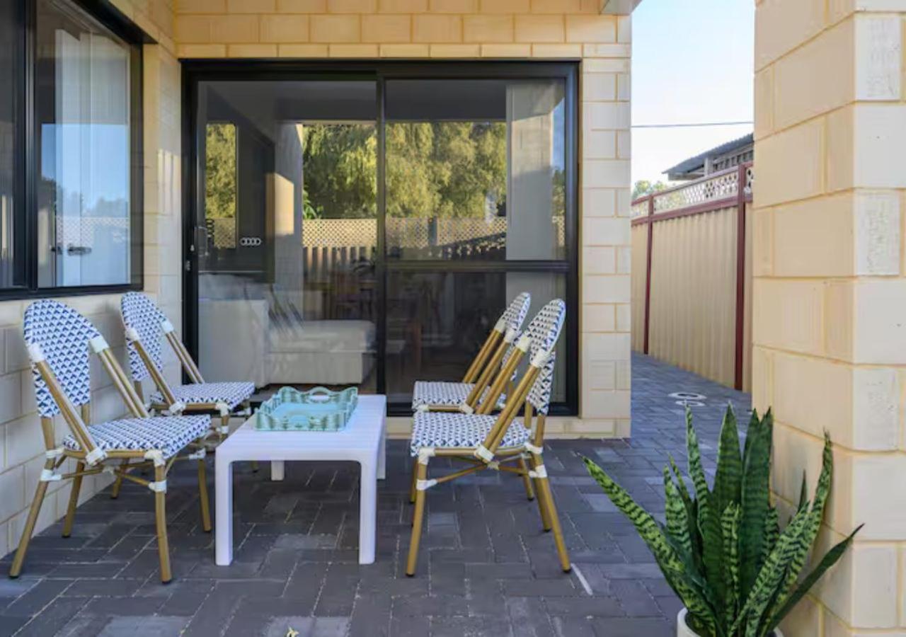 Family Oasis by the River in Riverton - Bed and Breakfast Perth
