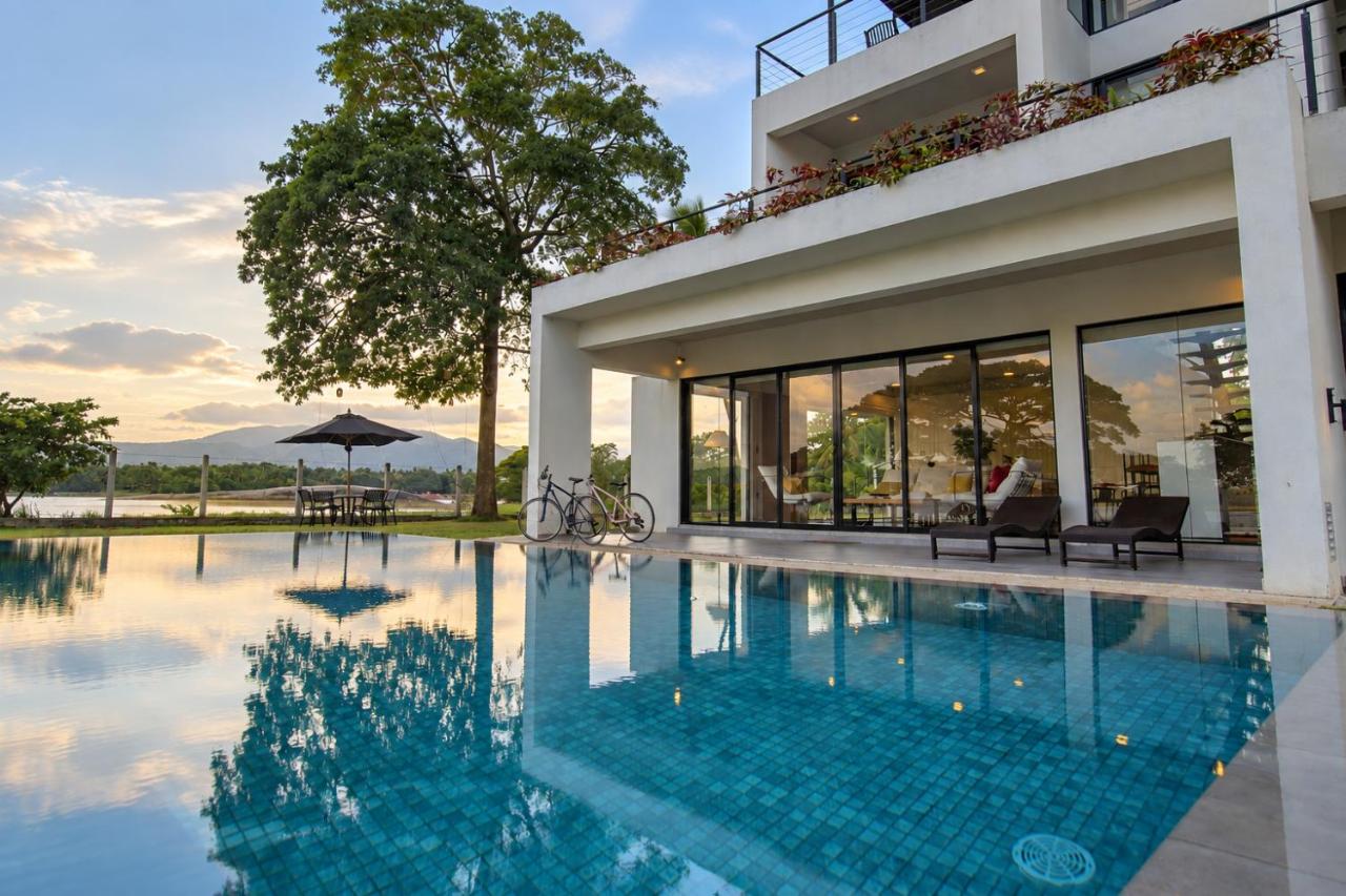 Lakefront Private Pool Villa Full Privacy Nature Escape - Chambres d'hôtes Malsiripura